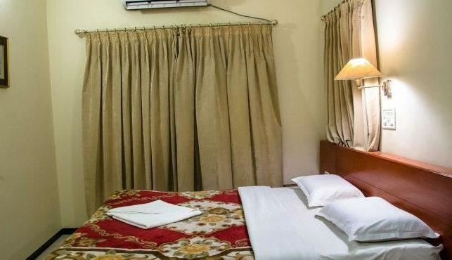 Hotel Bombay Tiffanys Mysore Exteriör bild